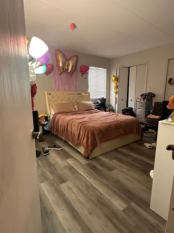 $219,000 | 464 South President Street, Unit 204, Carol Stream, IL 60188