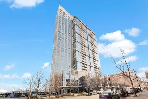$449,000 | 1901 South Calumet Avenue, Unit 1404, Chicago, IL 60616