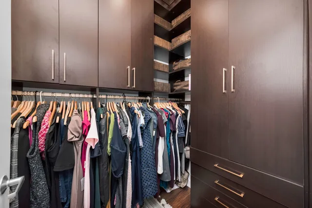 $449,000 | 1901 South Calumet Avenue, Unit 1404, Chicago, IL 60616