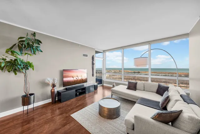 $449,000 | 1901 South Calumet Avenue, Unit 1404, Chicago, IL 60616