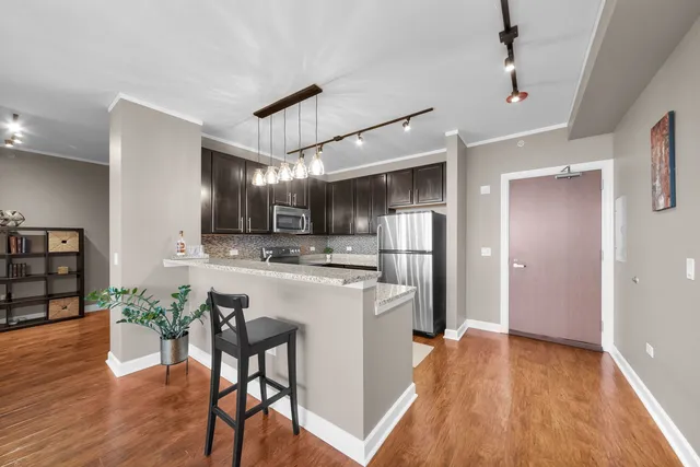 $449,000 | 1901 South Calumet Avenue, Unit 1404, Chicago, IL 60616