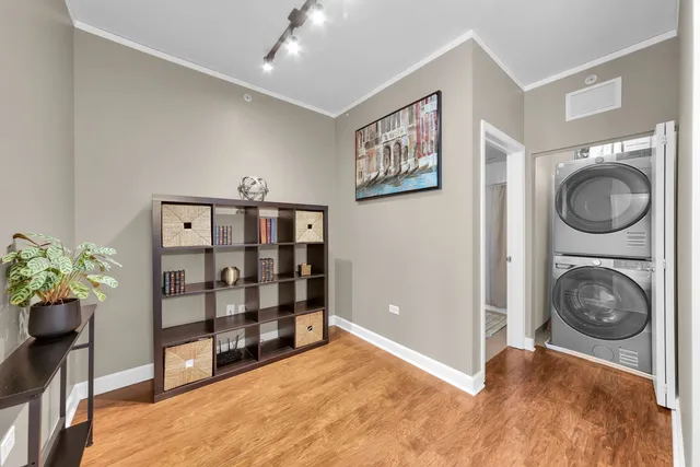 $449,000 | 1901 South Calumet Avenue, Unit 1404, Chicago, IL 60616