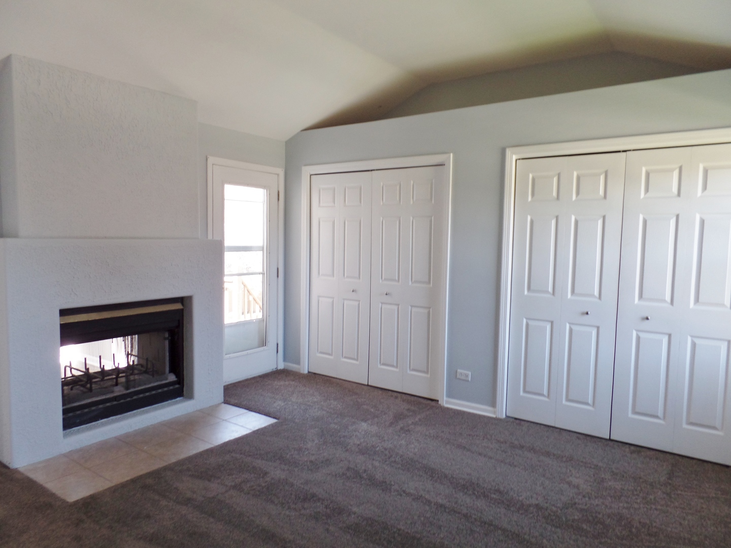 1504 Comanche Drive Bolingbrook, IL 60490 - Photo 15 of 34 a view of empty room with a fireplace