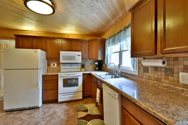 $440,000 | 46350 Cambridge Drive, Stanchfield, MN 55080