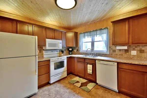 $440,000 | 46350 Cambridge Drive, Stanchfield, MN 55080
