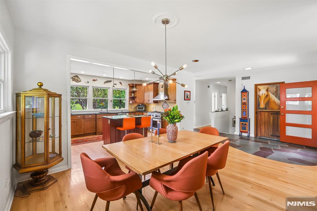 95 Yantacaw Brook Road Montclair, NJ 07043 - Photo 15 of 48