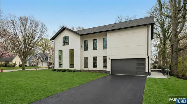 $2,899,995 | 648 Falmouth Avenue, Paramus, NJ 07652
