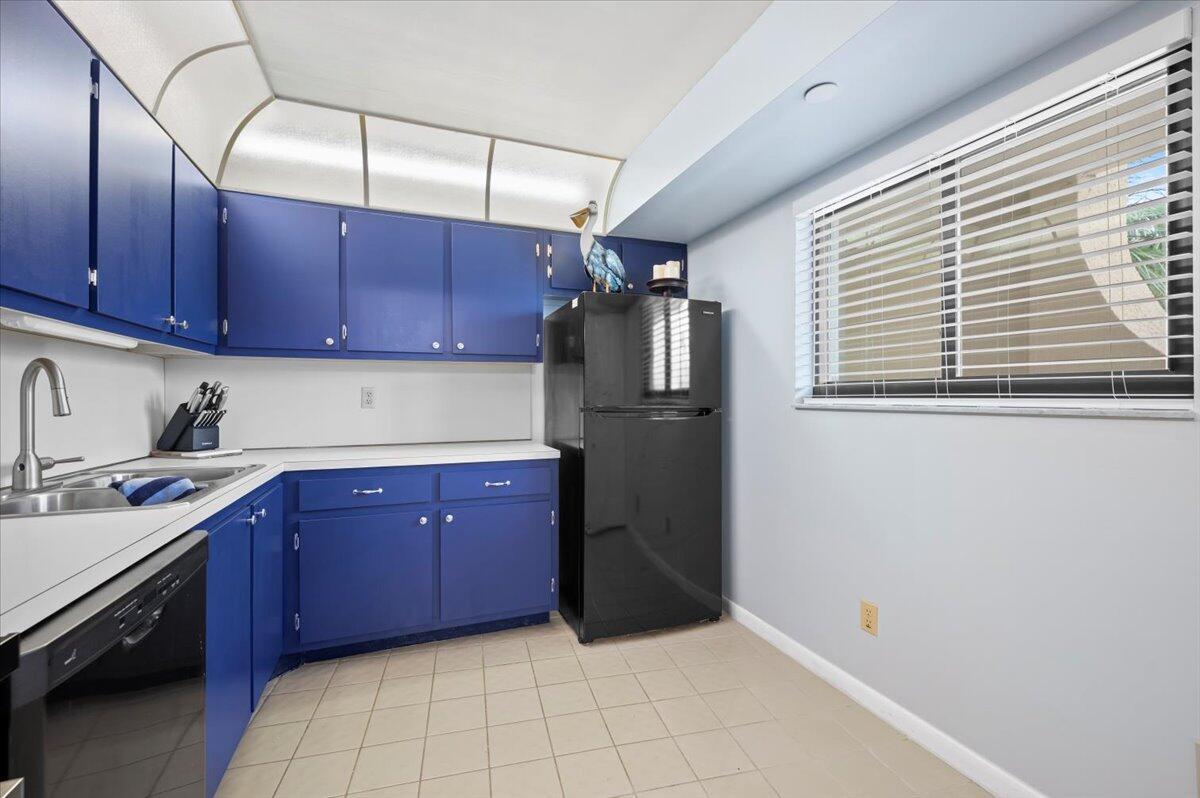 100 Ocean Trail Way, Unit 107 Jupiter, FL 33477 - Photo 6 of 34 Kitchen