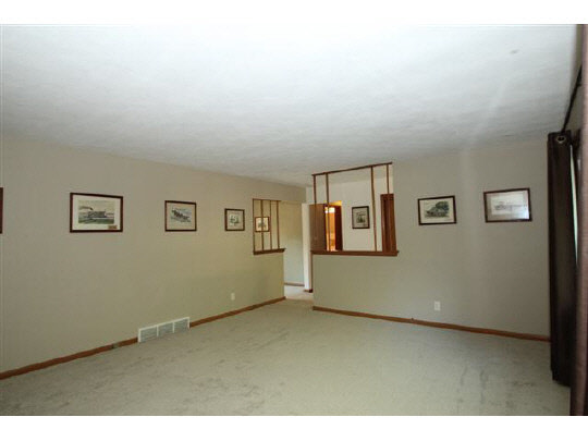 1813 Warren Road Rockford, IL 61108 - Photo 3 of 11 a view of an empty room