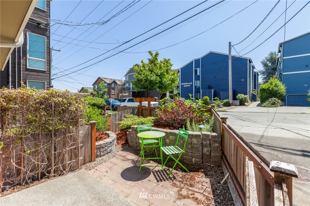 736 North 95th Street, Unit A Seattle, WA 98103 - Photo 22 of 25 Gallery Image 22