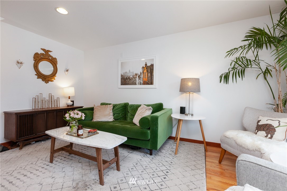 736 North 95th Street, Unit A Seattle, WA 98103 - Photo 5 of 25 Gallery Image 5