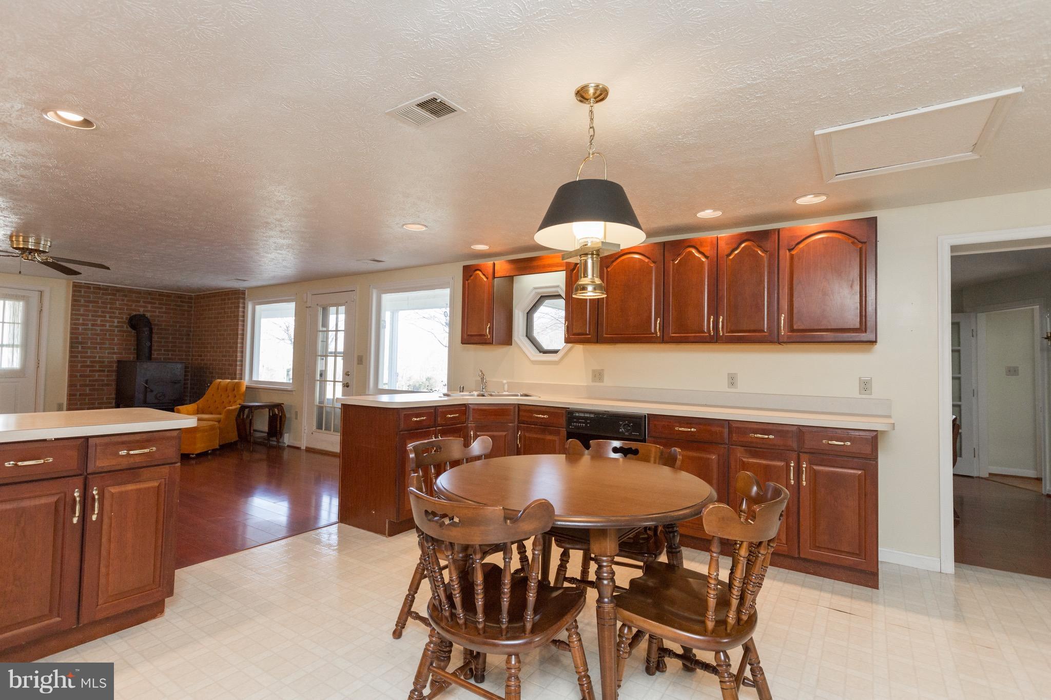 1265 Fishel Road Winchester, VA 22602 - Photo 7 of 30 Kitchen