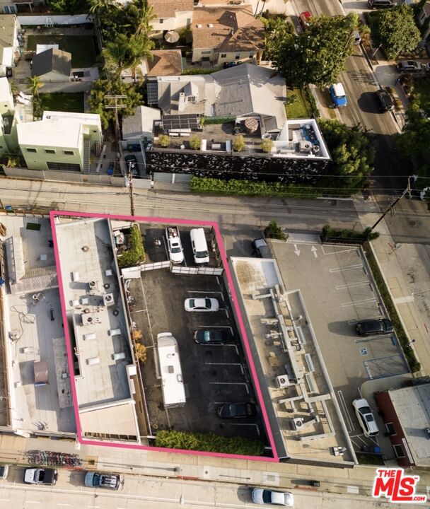 13110 West Washington Boulevard Los Angeles, CA 90066 - Photo 3 of 7 top view of a fireplace