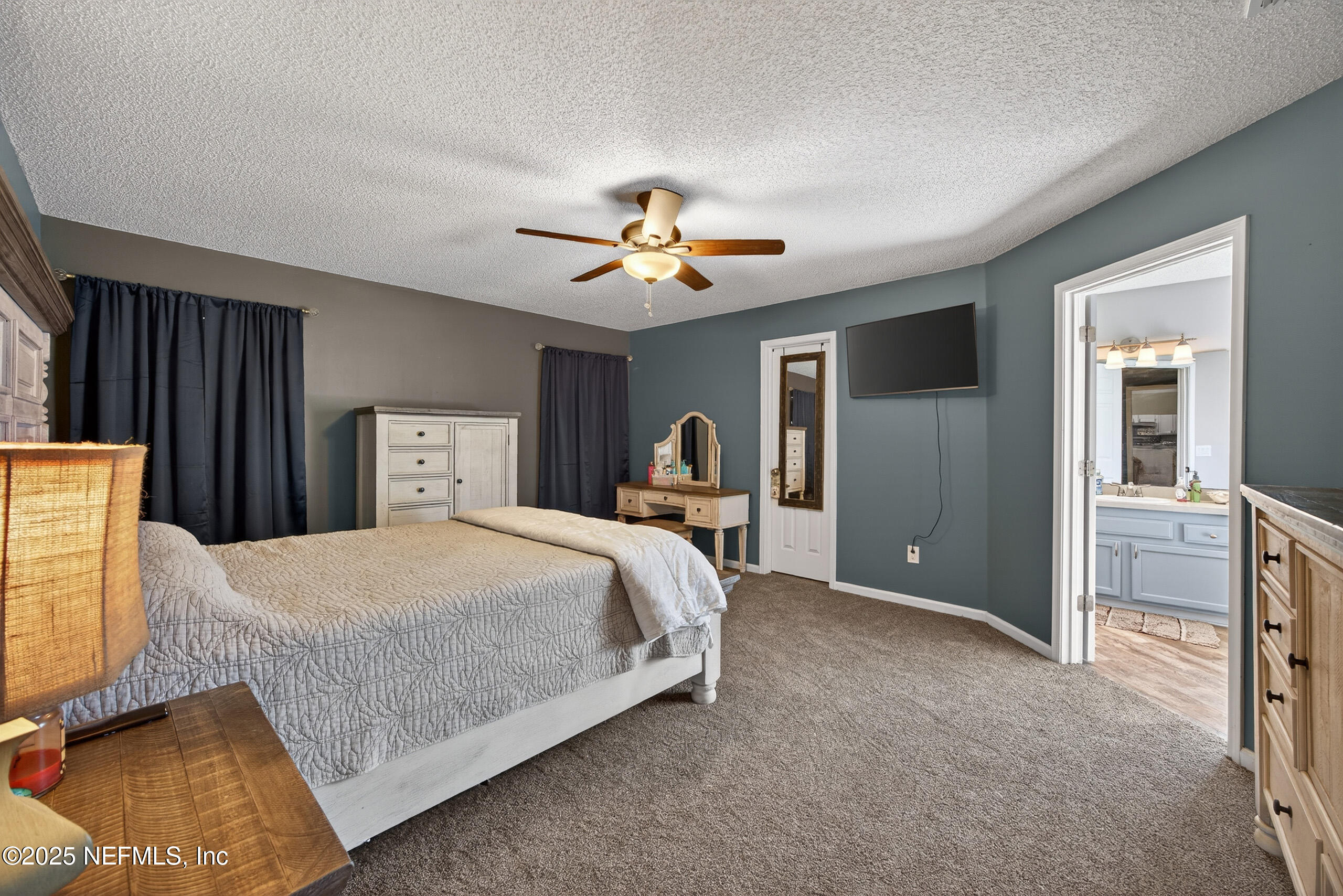 2982 Chief Ridaught Trail Middleburg, FL 32068 - Photo 18 of 33 Primary Bedroom