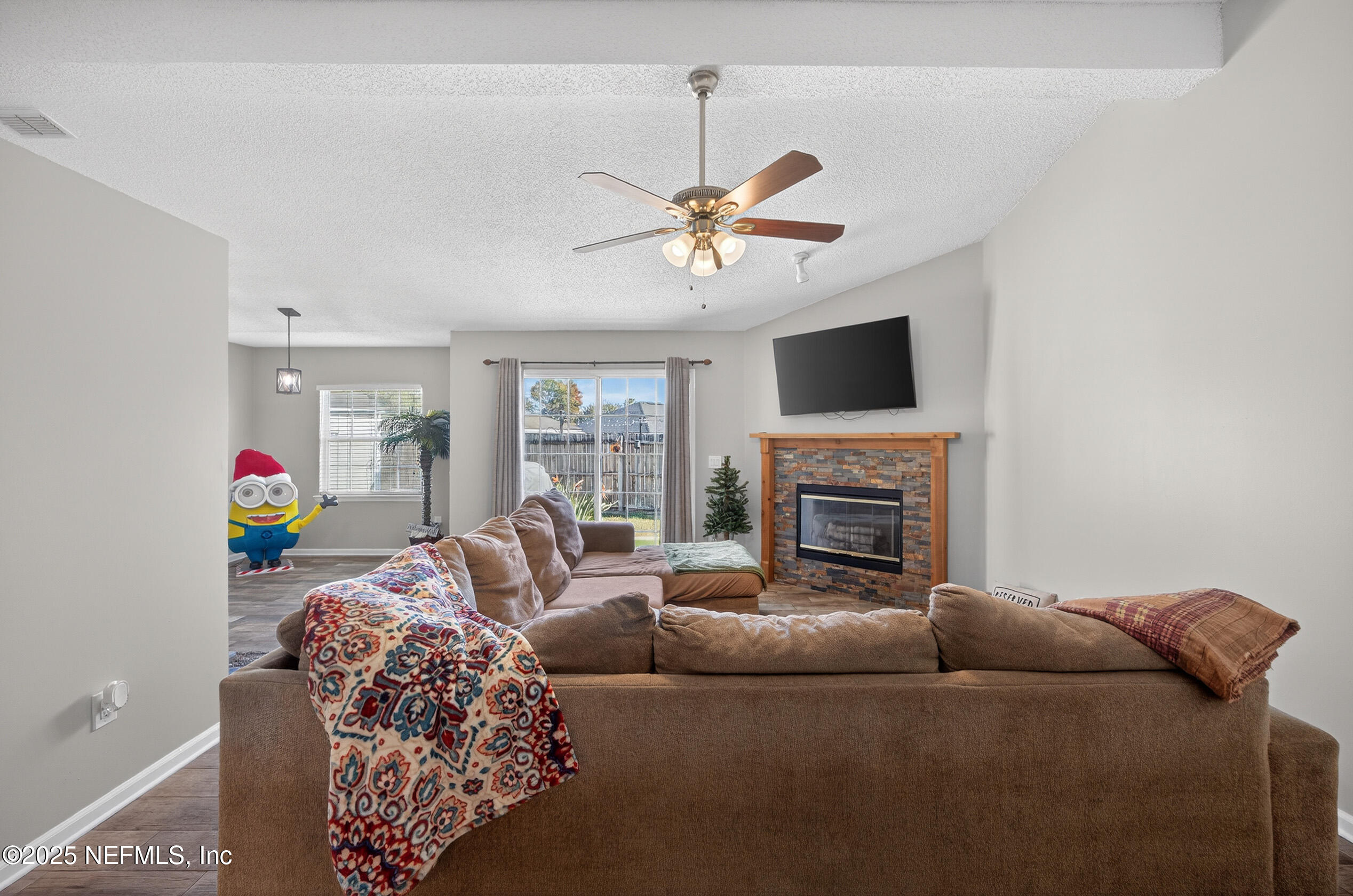 2982 Chief Ridaught Trail Middleburg, FL 32068 - Photo 10 of 33 Living Room