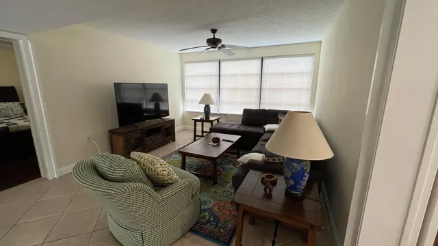 $285,000 | 6097 Balboa Circle, Unit 303, Boca Raton, FL 33433