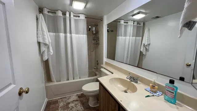 $285,000 | 6097 Balboa Circle, Unit 303, Boca Raton, FL 33433