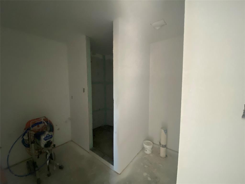 1032 Rays Way Weatherford, TX 76085 - Photo 16 of 25 a bathroom with a toilet