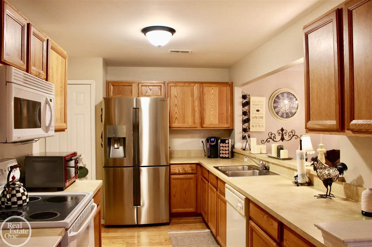 45763 Heather Ridge Drive Macomb, MI 48044 - Photo 11 of 28 Kitchen