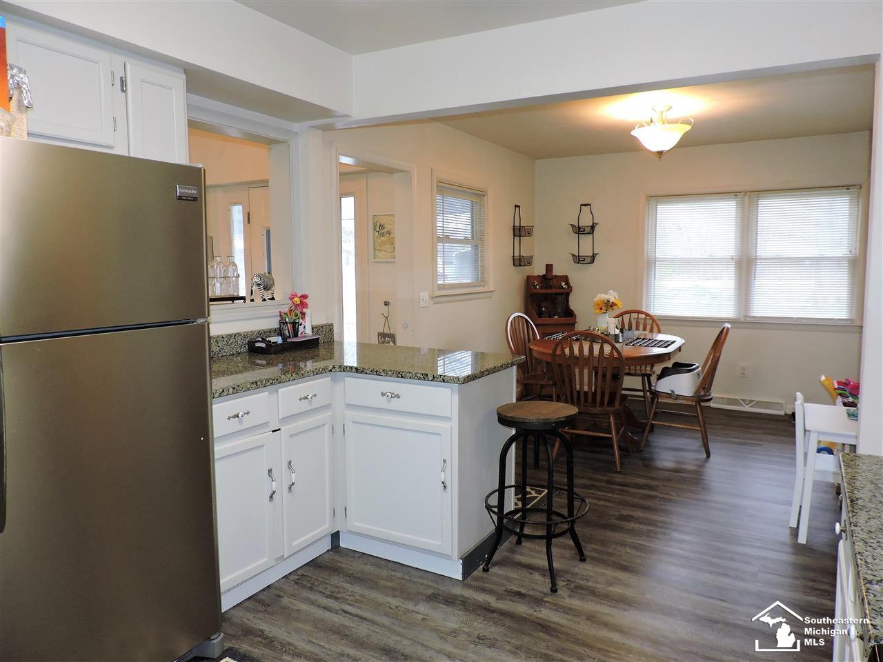 8430 Adler Road Lambertville, MI 48144 - Photo 10 of 27 50072437-11.JPG
