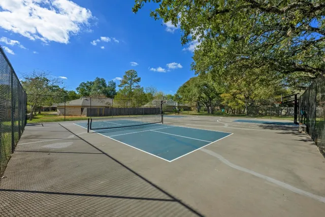 a view of a tennis court