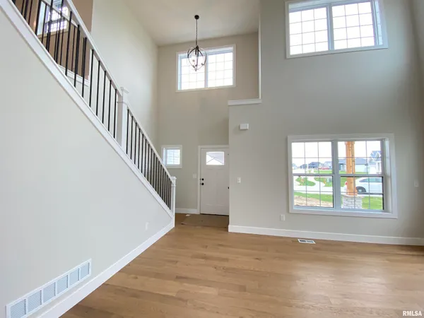 $509,900 | 301 Hodges Court, Chatham, IL 62629
