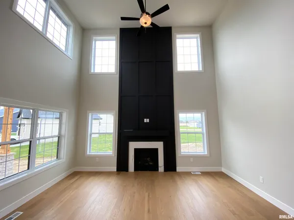 $509,900 | 301 Hodges Court, Chatham, IL 62629