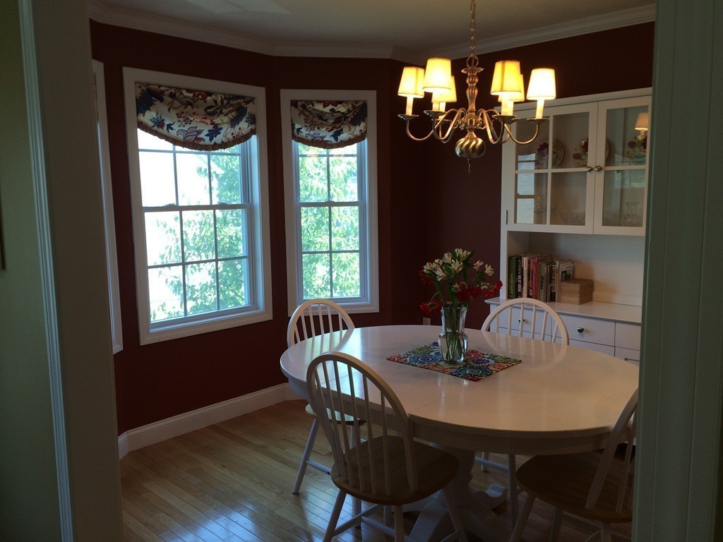 22 Whispering Pine Circle, Unit 29 Worcester, MA 01606 - Photo 11 of 30 a dining room with furniture and window