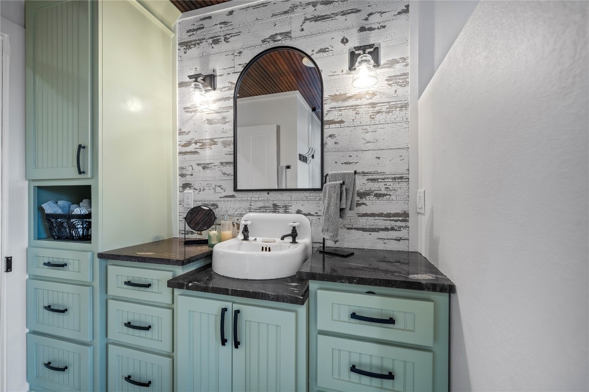 126 Buffalo Rd Valley Spring Valley Spring, TX 76885 - Photo 11 of 39 a kitchen with a sink and cabinets