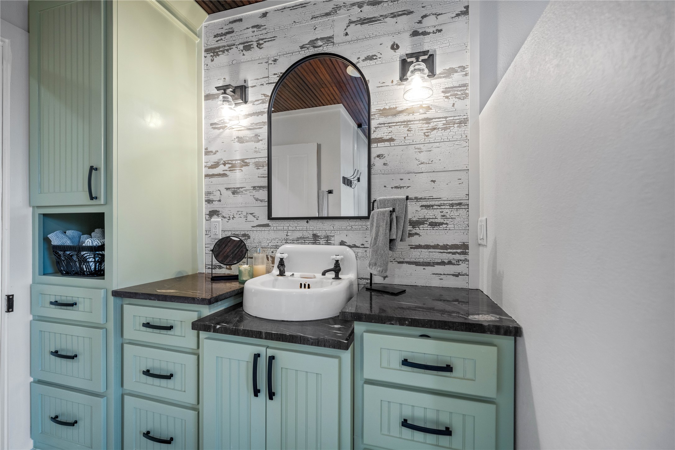 126 Buffalo Rd Valley Spring Valley Spring, TX 76885 - Photo 11 of 39 Bathroom featuring vanity
