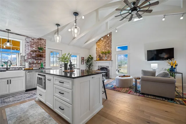 $1,100,000 | 126 Buffalo Rd Valley Spring, Valley Spring, TX 76885