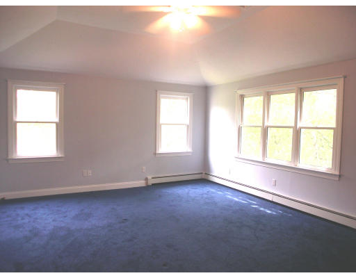30 Edwardel Road Needham, MA 02492 - Photo 11 of 14 an empty room with a window