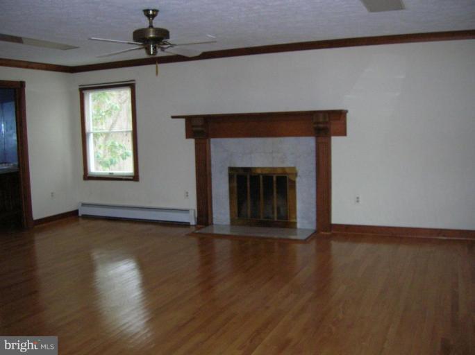 13180 Loyalty Road Leesburg, VA 20176 - Photo 3 of 15 Great Room