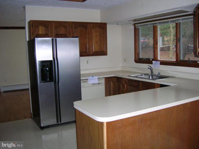 13180 Loyalty Road Leesburg, VA 20176 - Photo 6 of 15 Kitchen