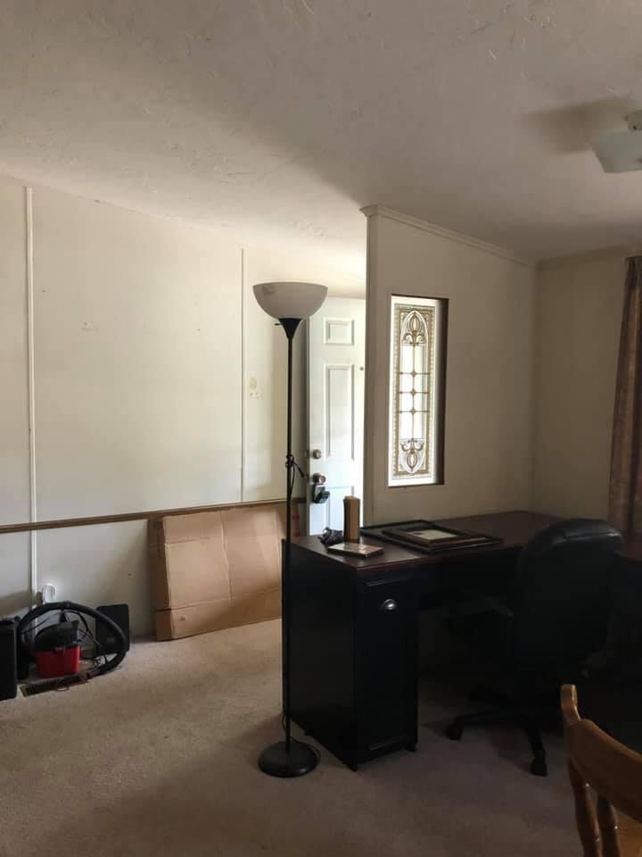240 Vanderheide Road DeFuniak Springs, FL 32433 - Photo 3 of 8 240 V front room