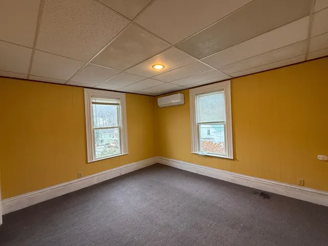 $199,000 | 324 Cliff Street, St. Johnsbury, VT 05819