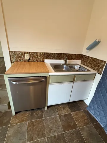 $199,000 | 324 Cliff Street, St. Johnsbury, VT 05819