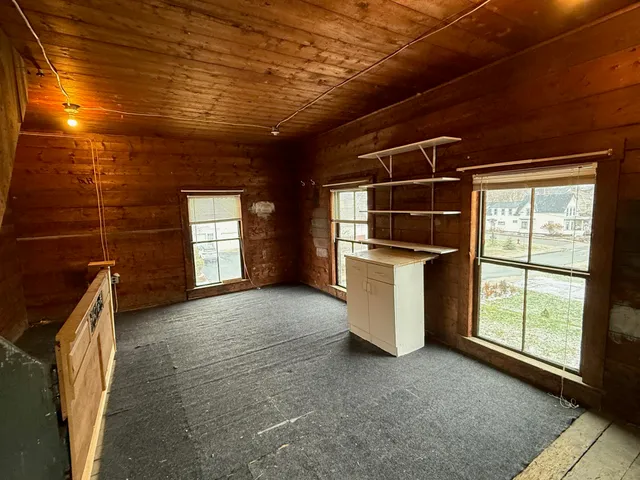 $199,000 | 324 Cliff Street, St. Johnsbury, VT 05819