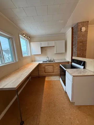 $199,000 | 324 Cliff Street, St. Johnsbury, VT 05819