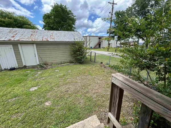 $995 | 402 South Main Street, Quitman, TX 75783