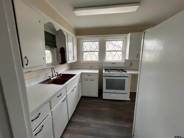 $995 | 402 South Main Street, Quitman, TX 75783