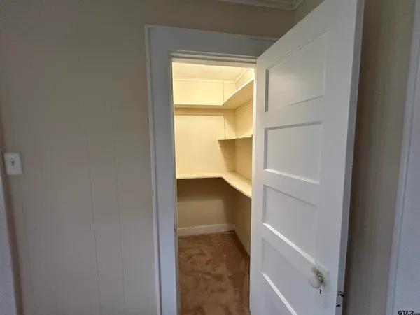 $995 | 402 South Main Street, Quitman, TX 75783