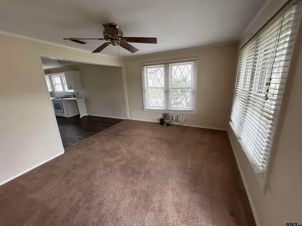 $995 | 402 South Main Street, Quitman, TX 75783