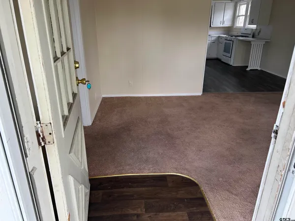 $995 | 402 South Main Street, Quitman, TX 75783