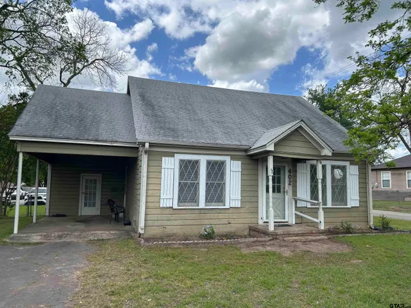 $995 | 402 South Main Street, Quitman, TX 75783