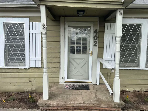 $995 | 402 South Main Street, Quitman, TX 75783