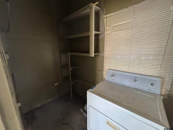 $995 | 402 South Main Street, Quitman, TX 75783