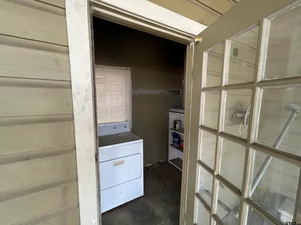 $995 | 402 South Main Street, Quitman, TX 75783