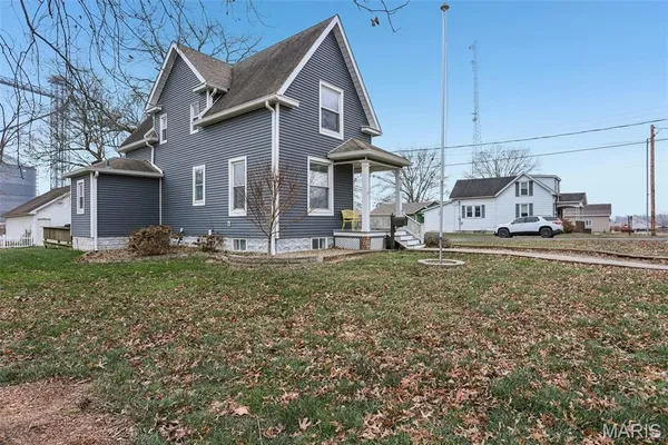 $203,000 | 418 South Cedar Street, Trenton, IL 62293