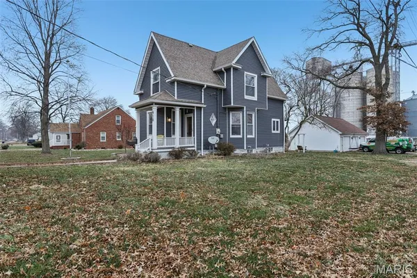 $203,000 | 418 South Cedar Street, Trenton, IL 62293